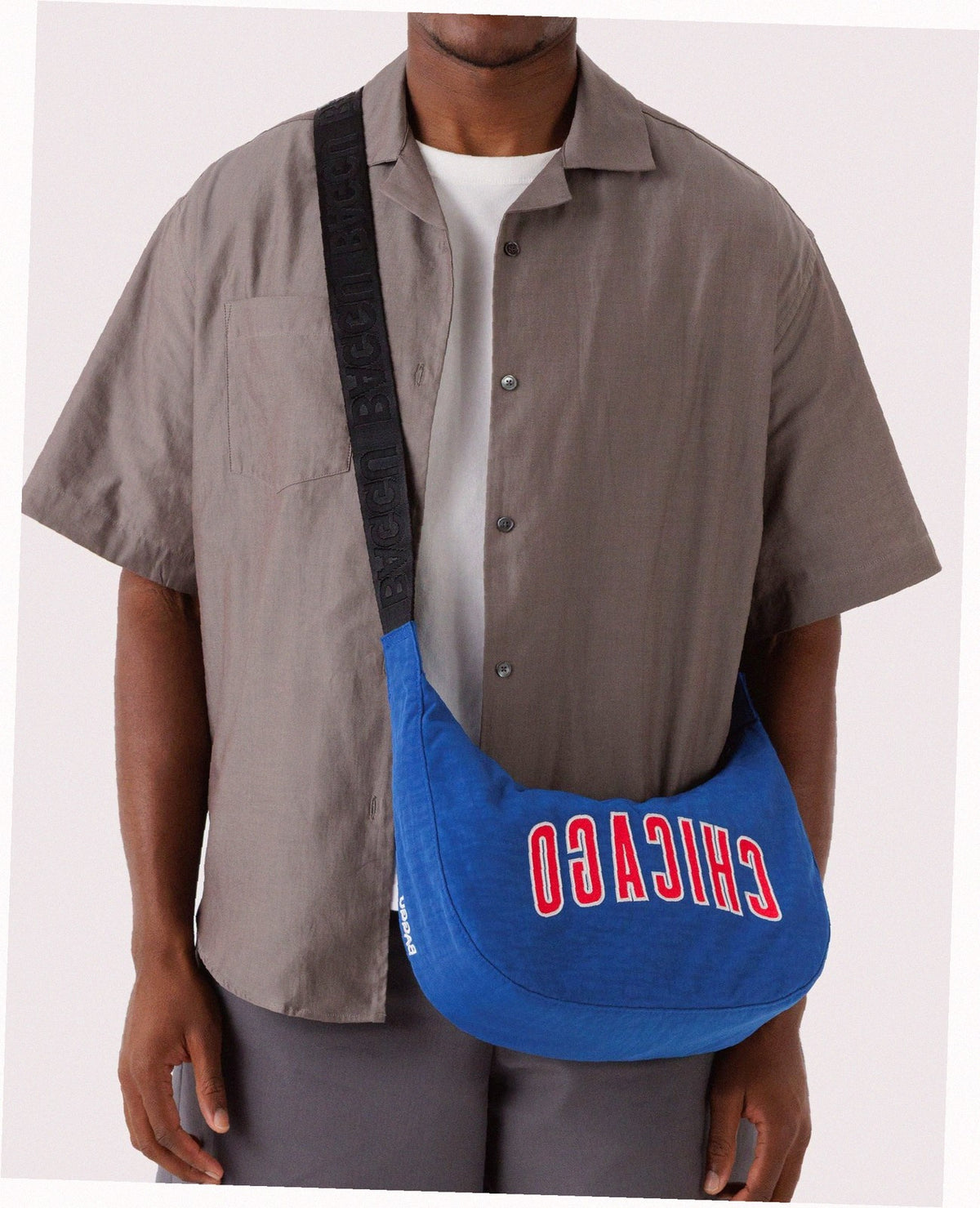 Medium Nylon Crescent Shoulder Bag - Chicago Cubs